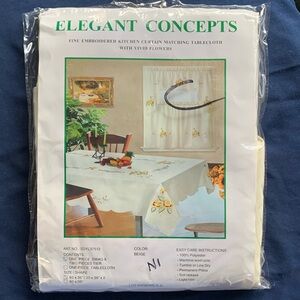 NIP Fine Embroidered Kitchen Curtain (No. SDYL37512)